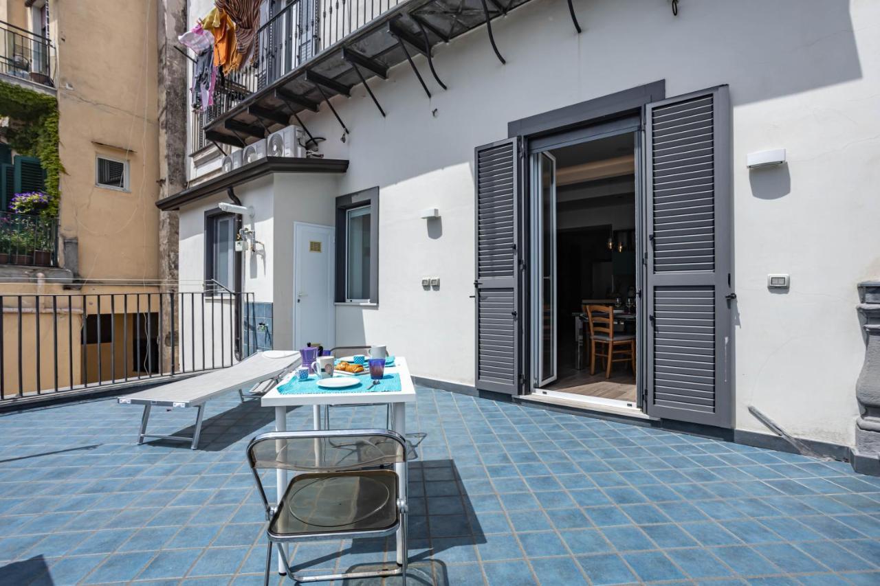 Апартаменты Hostly - Tarsia 50-Beautiful Terrace On Неаполь Экстерьер фото